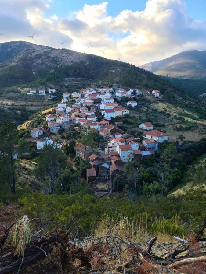 Casas Da Escola - "A Escola" - Meas Villa Pampilhosa da Serra Eksteriør billede