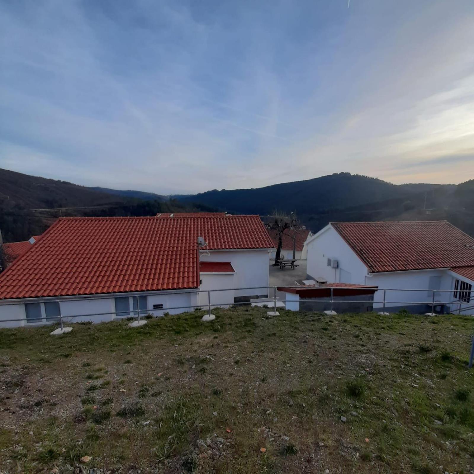 Casas Da Escola - "A Escola" - Meas Villa Pampilhosa da Serra Eksteriør billede